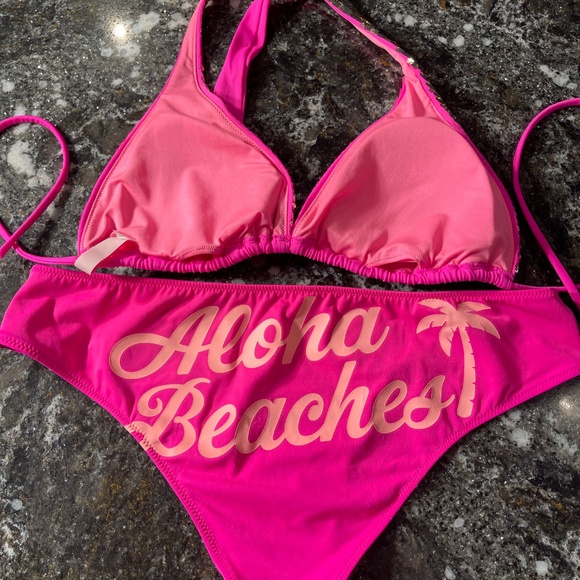 Victoria’s secret’s bikini triangle halter top L and bottoms M - Picture 8 of 10
